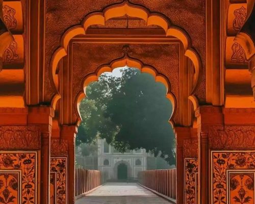 lal taj mahal